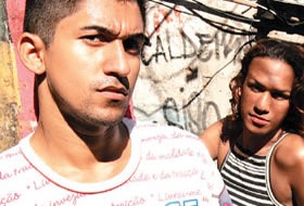 [Jornal carioca relata o drama de gays que vivem nas favelas e denuncia violencia policial[3].jpg]