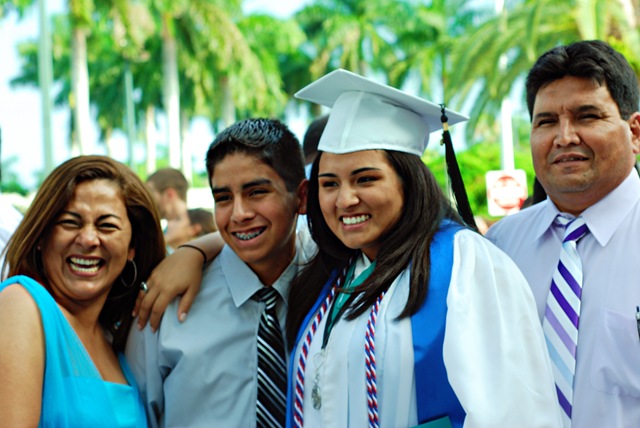 [Grad-2010-001[14].jpg]