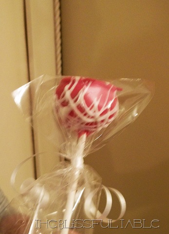 [Valentine Cake pops 009a[8].jpg]