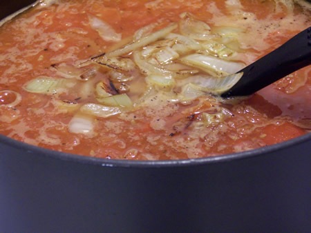 [garden-fresh-tomato-soup 008[4].jpg]