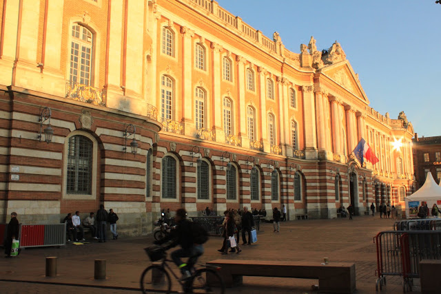 http://lh3.ggpht.com/_ufzkNwFaBVU/SzqEh6l9v0I/AAAAAAAAAmk/akh8Hhxrs1c/s640/Voyage_France_20091016_091.JPG