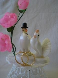 [1980s Dove Wedding Cake Toppers[5].jpg]