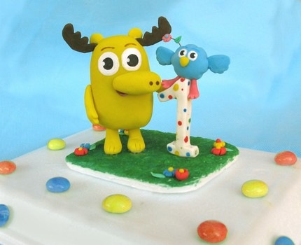[Moose and Zee Cake Toppers[5].jpg]