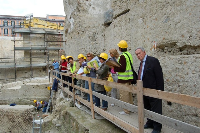 [Napoli_scavi metropolitana_Piazza Municipio3[3].jpg]