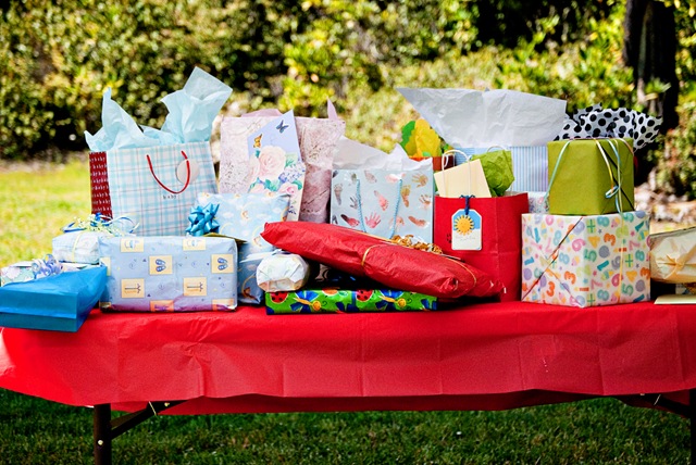 [presents[4].jpg]