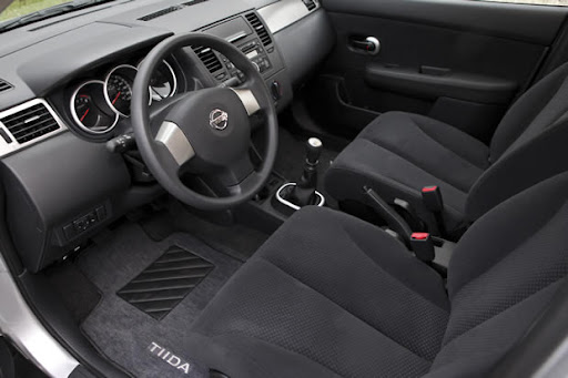 Fotos Nissan Tiida no brasil