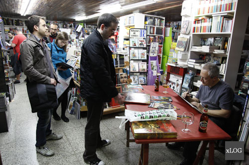 Das Pastoras na Libreria Paz Das Pastoras firmando na Libreria Paz