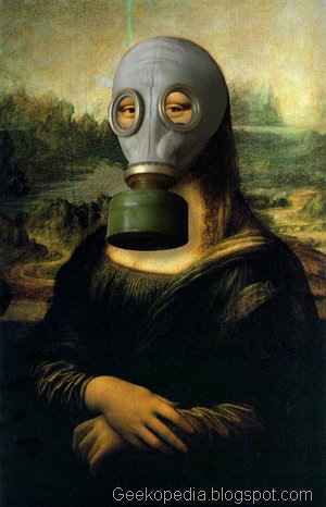 [Mona_Lisa_Wearing_a_Gas_Mask_by_22_Calibur_Armadillo[3].jpg]