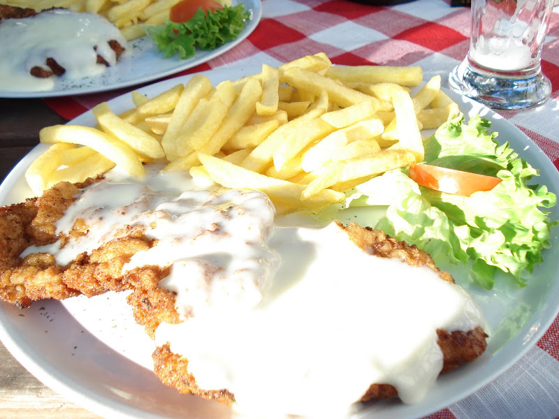 Da schmeckt das Kochkäs-Schnitzel in der Traube doppelt gut!