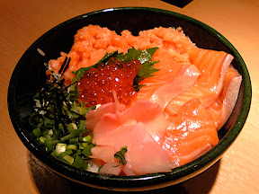 ととどんのサーモン親子丼
