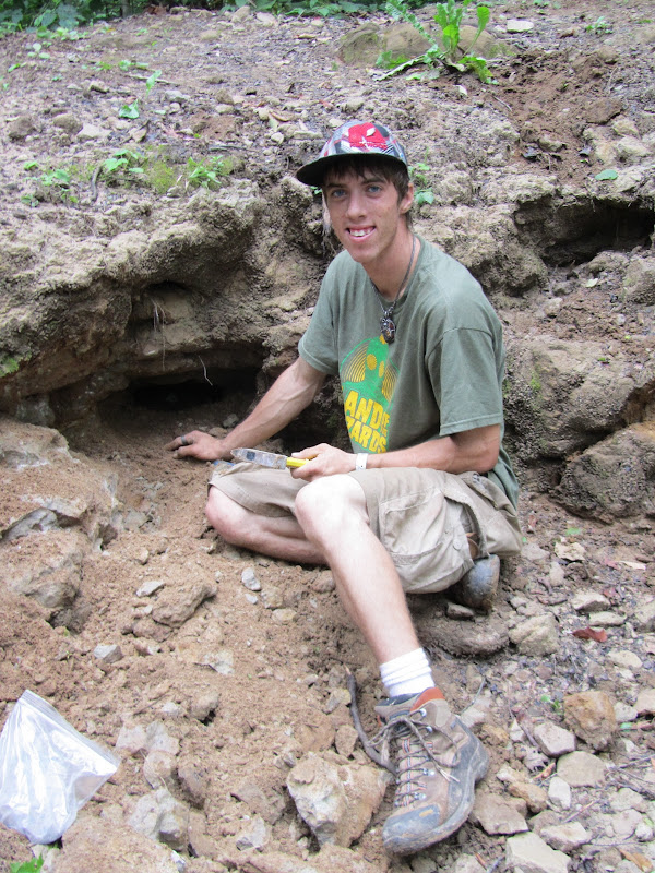 IMG_0225.jpg jack digging for herkimer diamonds carolines