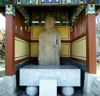 Gunwi Standing stone buddha statue at Daeyulsa Temple