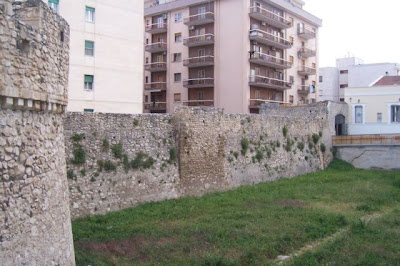 Manfredonia, Antiche mura
