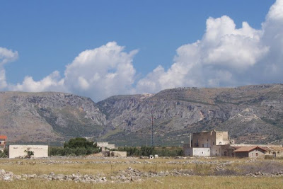Manfredonia, Antiche costruzioni rurali