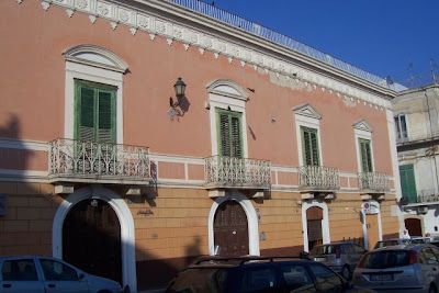 Manfredonia, Antico Palazzo in Piazza Giovanni XXIII