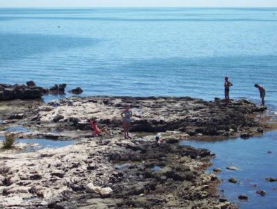 Manfredonia, Al bagno sulla scogliera