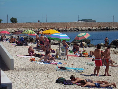 Manfredonia, Al bagno sulla scogliera