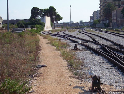 Manfredonia, Binari presso la Stazione Campagna