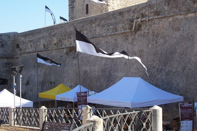 Manfredonia, Alla corte degli Svevi