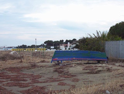 Manfredonia, Barca rovesciata presso Siponto