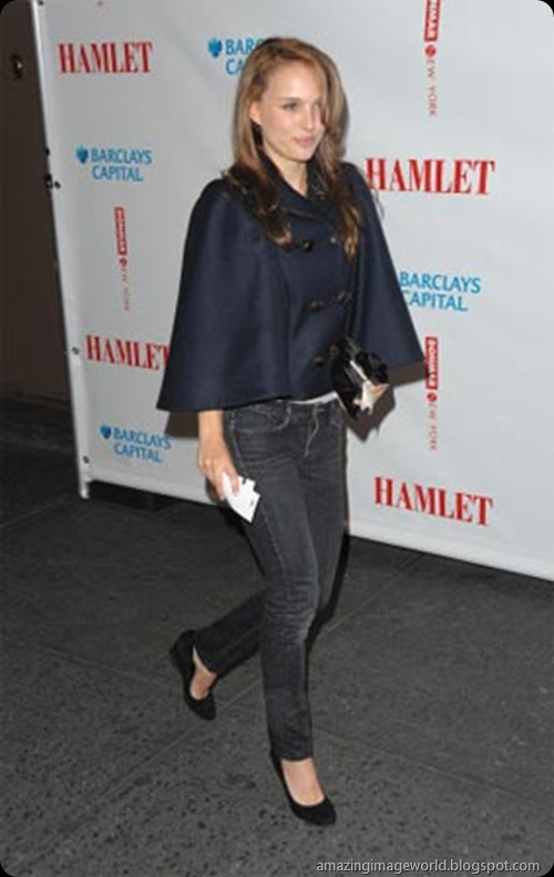 Natalie Portman at opening night of 'Hamlet'001