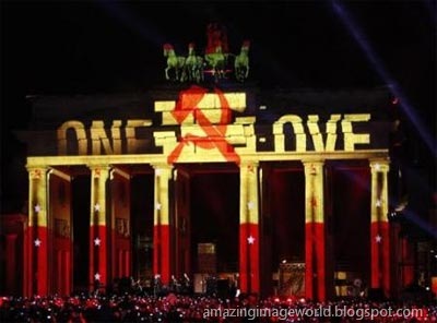 [U2001[3].jpg]