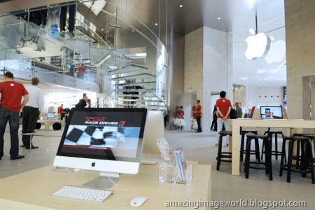 [Apple's first French store at Louvre010[3].jpg]