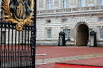 (Changing of) the guards, Buckingham Palace
