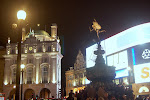 Statue Eros, Piccadilly Circus by night