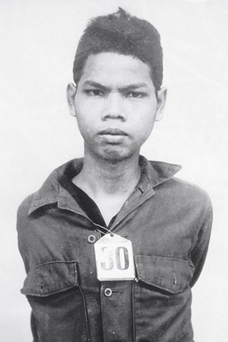 [p 63 Una vittima del regime di Pol Pot, 1975[4].jpg]