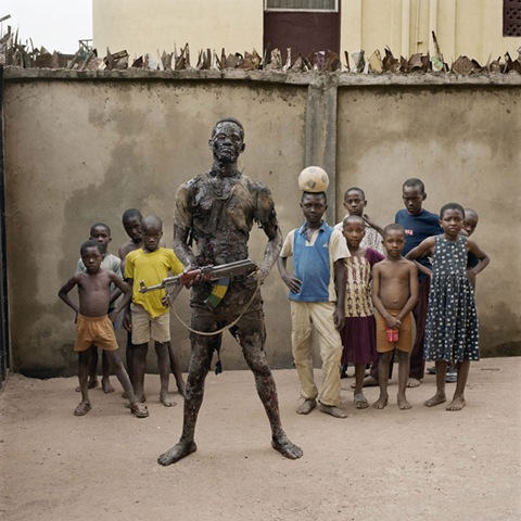 [Song Iyke with onlookers. Enugu, Nigeria. 2008[4].jpg]