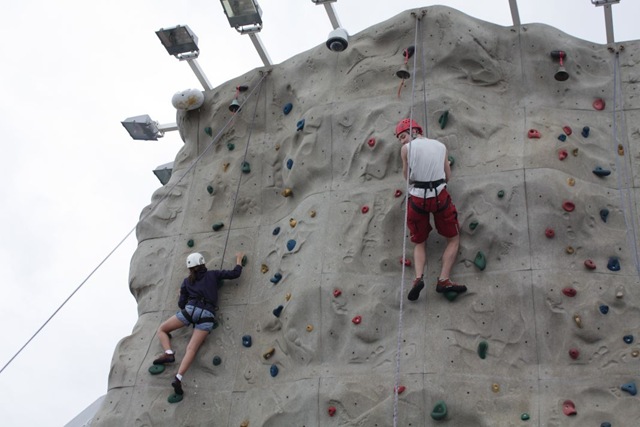 [2009 cruise pics 0968 resized[3].jpg]