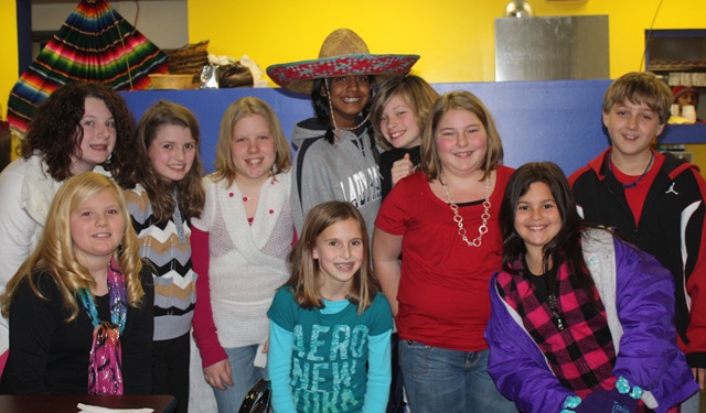 [olivias  birthday and quelf 204[5].jpg]