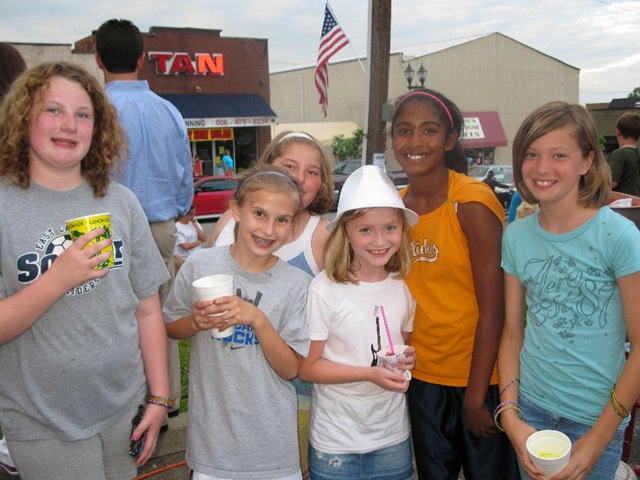 [2009-05-0230084 resized[2].jpg]