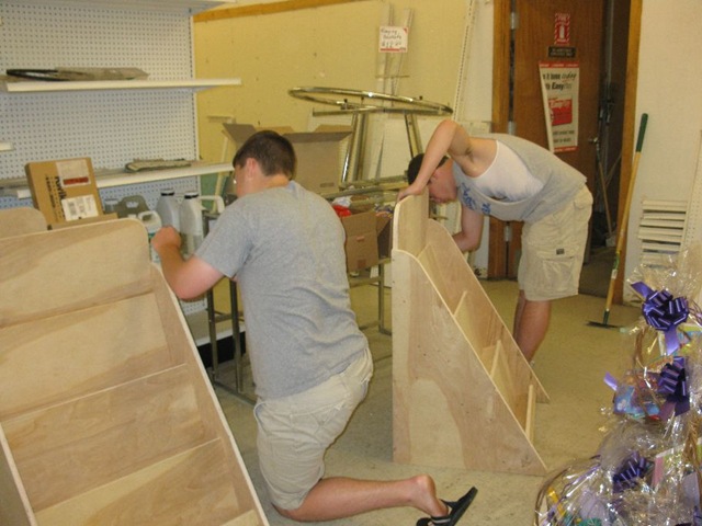 [2009-06-030074 resized[3].jpg]