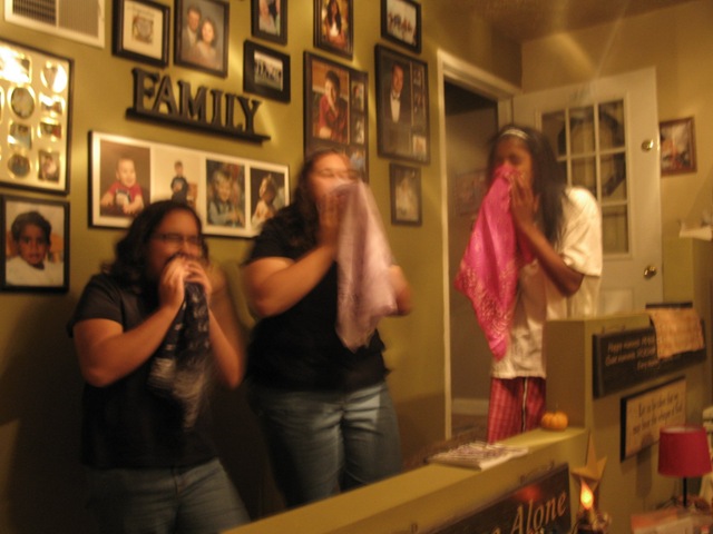 [parade and bball and homecoming 0019 (2)_resize[4].jpg]