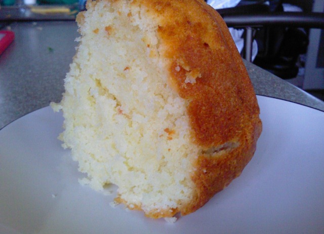 [Buttermilk Pound Cake 027[3].jpg]