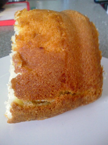 [Buttermilk Pound Cake 025[3].jpg]