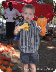 gus with maracas