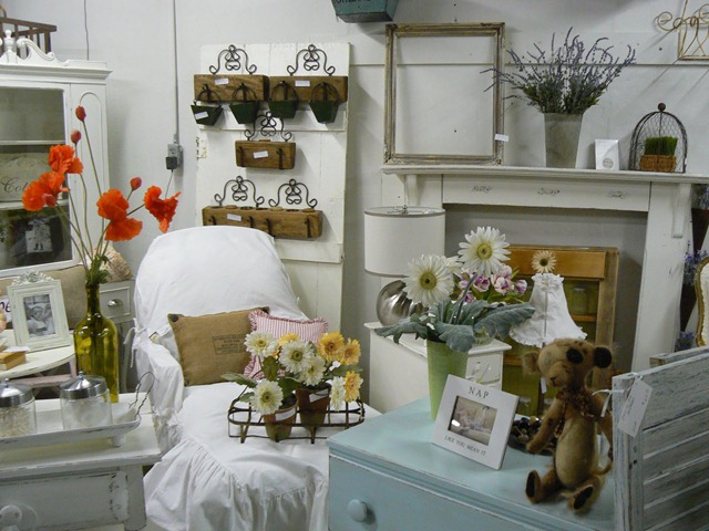 [antique_mall_003[5].jpg]
