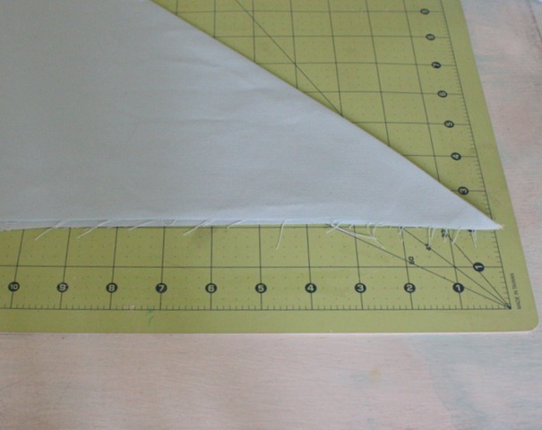 [How to make an ottoman cover - creating corner[5].jpg]