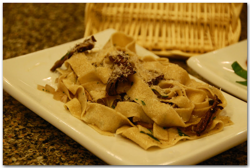 White whole wheat fettucini with porcini mushrooms