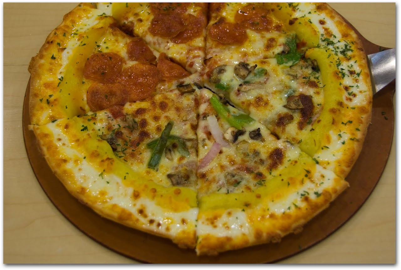 Pizza Hut Rich Gold Super pizza