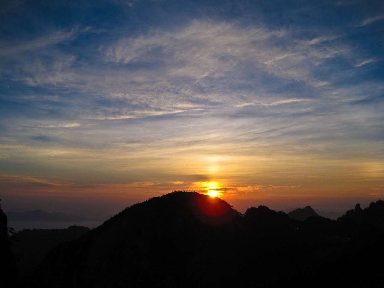 Sunrise in Huang Shan