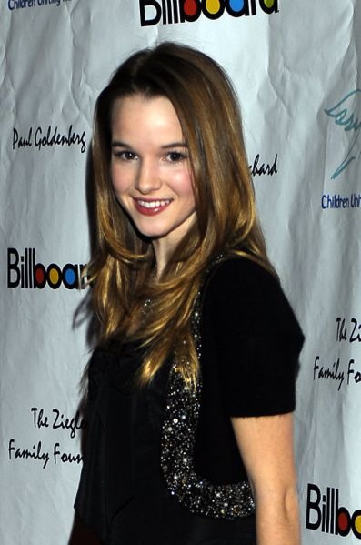 397px-Academy_Awards_afterparty_CUN_Kay_Panabaker 397px-Academy_Awards_afterparty_CUN_Kay_Panabaker