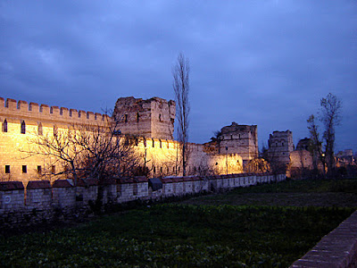 istanbul theodosian walls