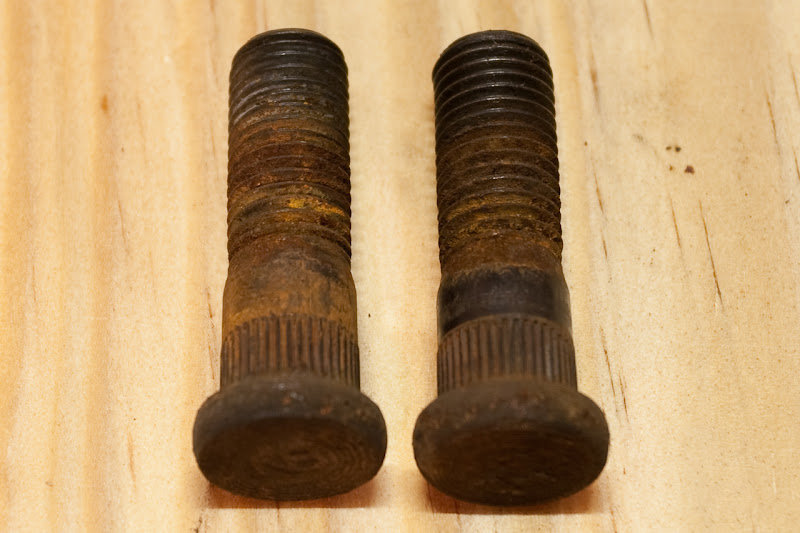 Bolts prior to electrolysis Bolts prior to electrolysis