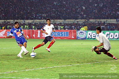 foto persib bandung vs arema foto persib bandung vs arema
