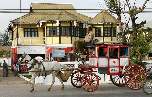 Pyinoolwin Horse Cart