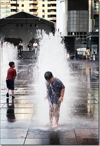 dundas_square_boy_fountain_tall